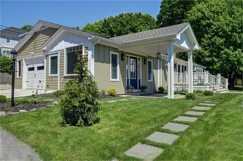 18 Sunset Lane Portsmouth RI 02871