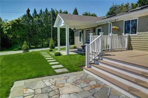 18 Sunset Lane Portsmouth RI 02871