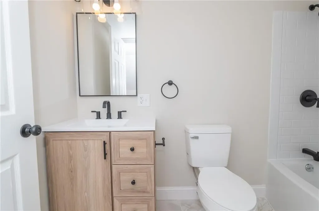 70 Enfield Avenue Providence RI 02908