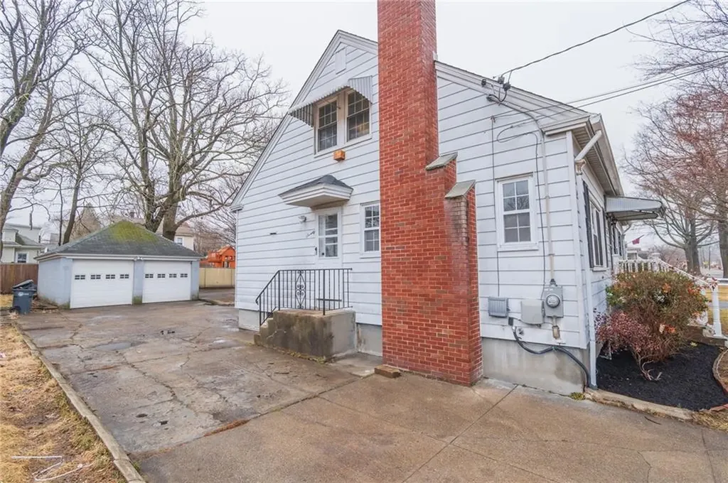 70 Enfield Avenue Providence RI 02908