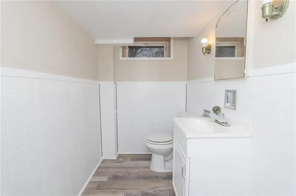 70 Enfield Avenue Providence RI 02908