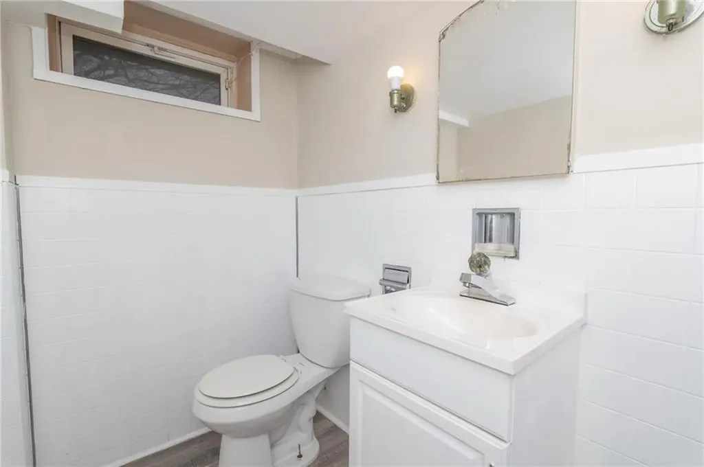 70 Enfield Avenue Providence RI 02908