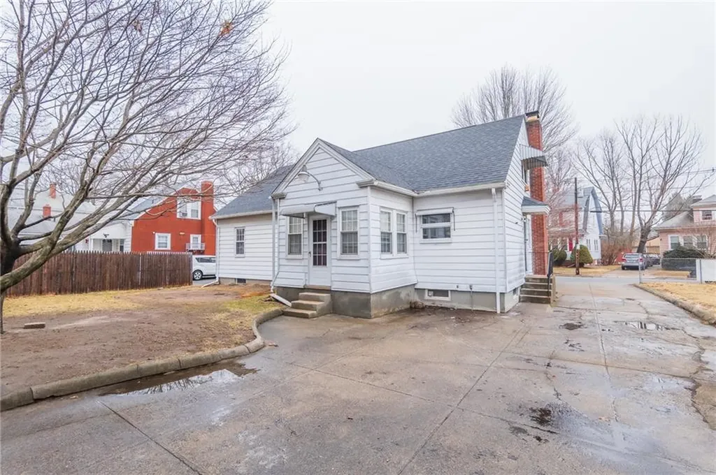 70 Enfield Avenue Providence RI 02908