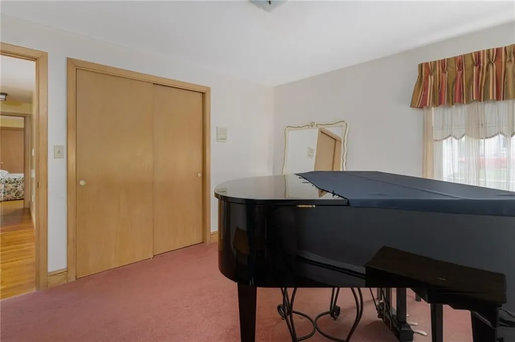 20 Loxley Road Providence RI 02908