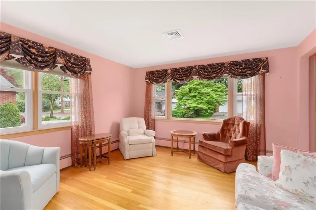 20 Loxley Road Providence RI 02908