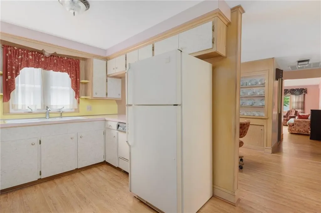 20 Loxley Road Providence RI 02908