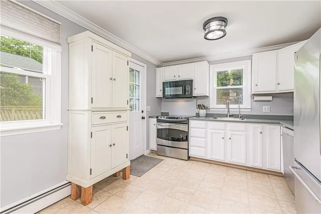 460 Schooner Avenue Jamestown RI 02835