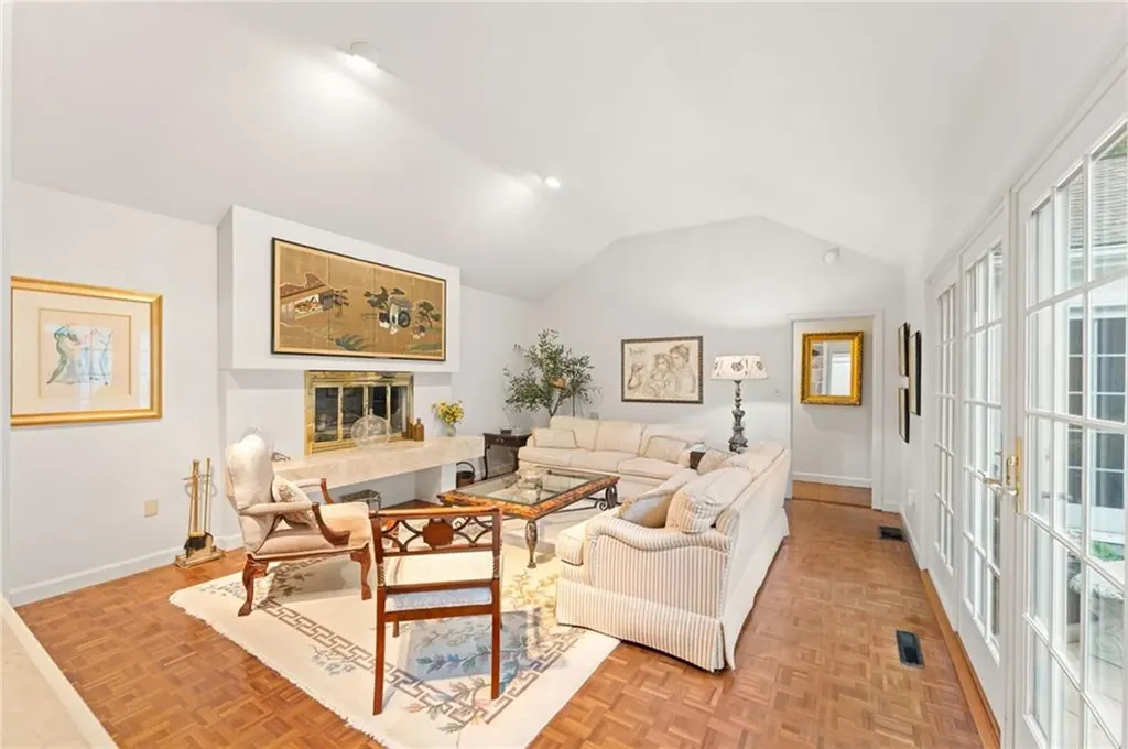 461 Narragansett Parkway Warwick RI 02888