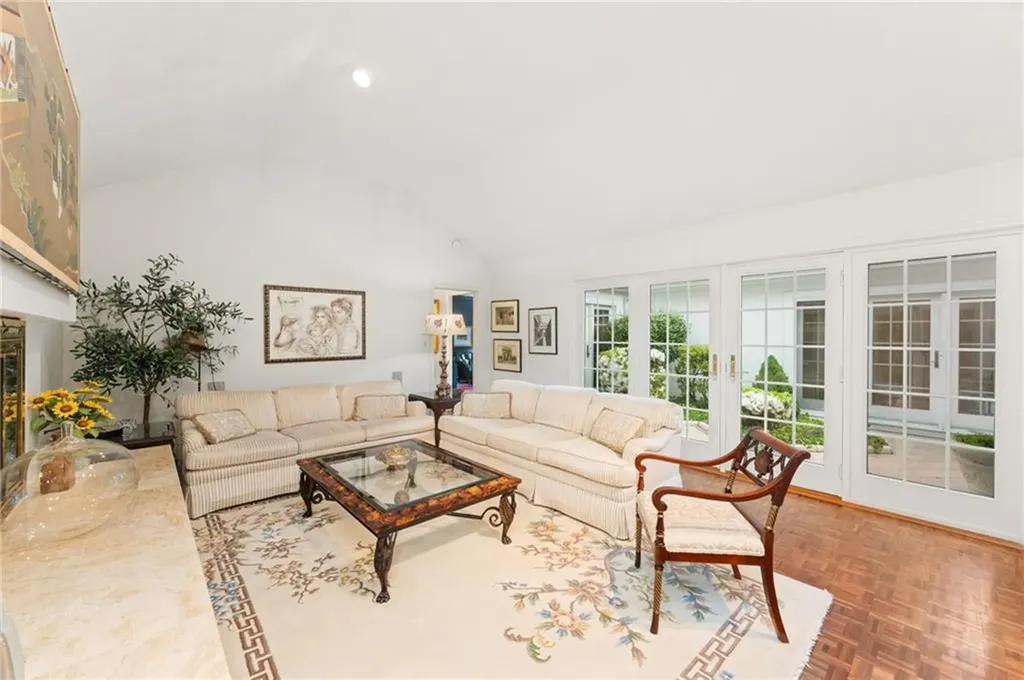 461 Narragansett Parkway Warwick RI 02888