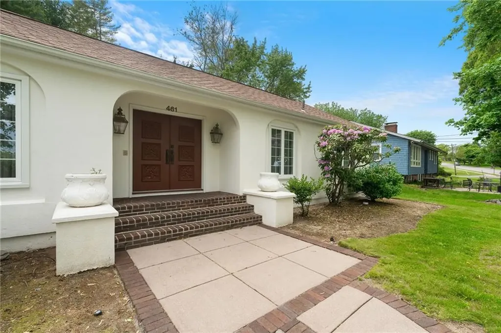 461 Narragansett Parkway Warwick RI 02888