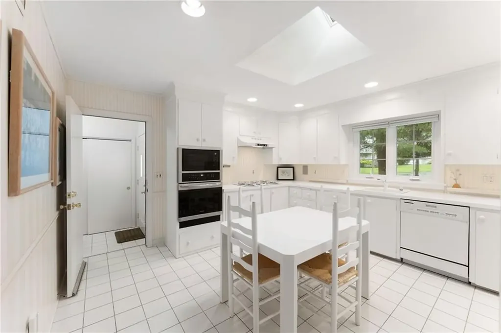 461 Narragansett Parkway Warwick RI 02888