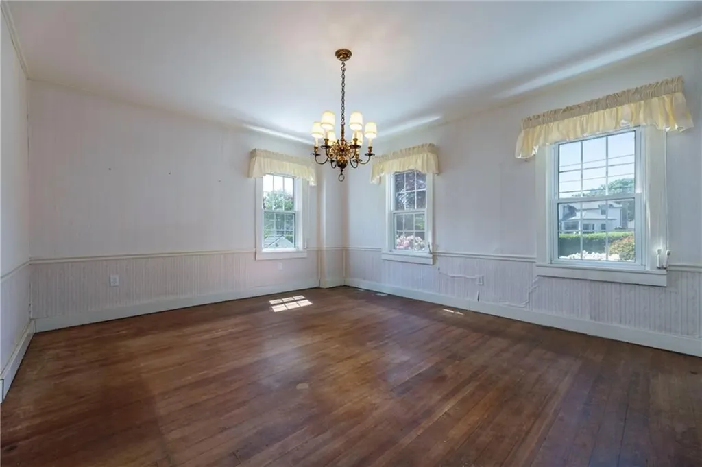 99 Central Street Narragansett RI 02882