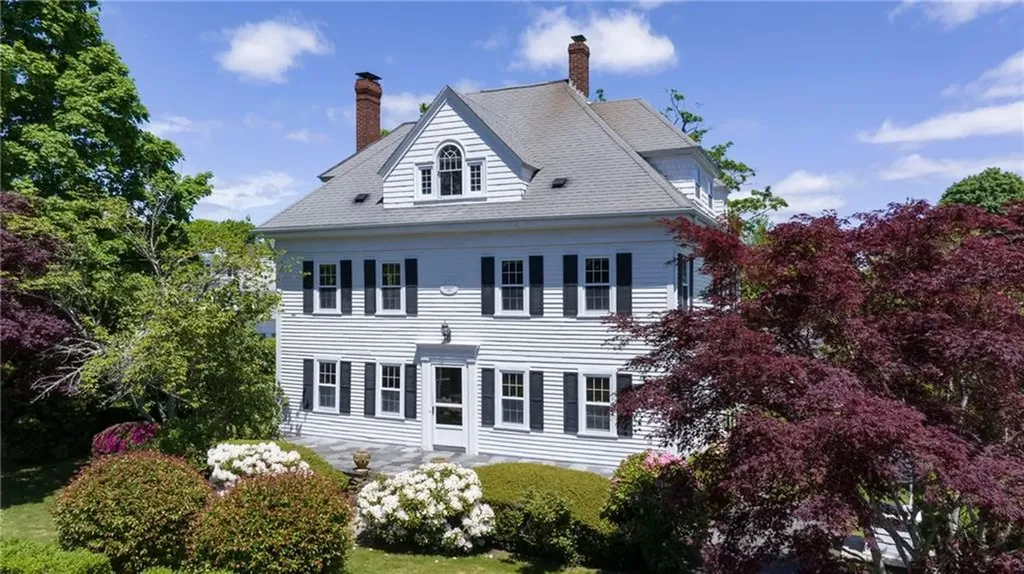 99 Central Street Narragansett RI 02882