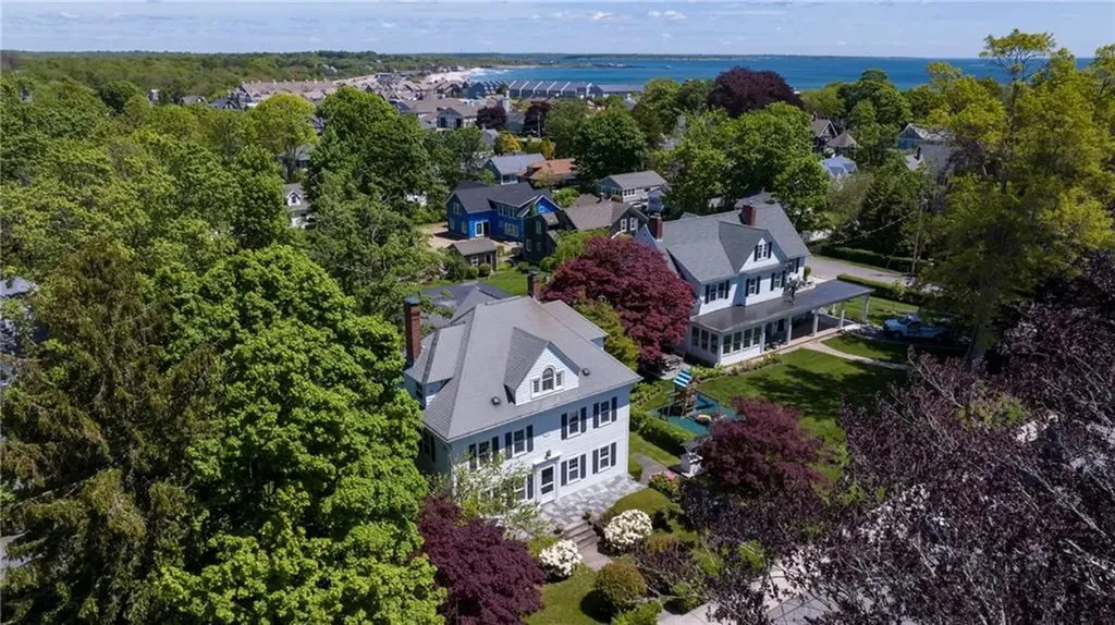 99 Central Street Narragansett RI 02882