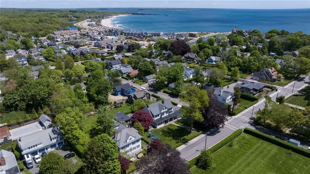 99 Central Street Narragansett RI 02882