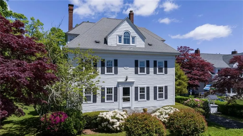 99 Central Street Narragansett RI 02882