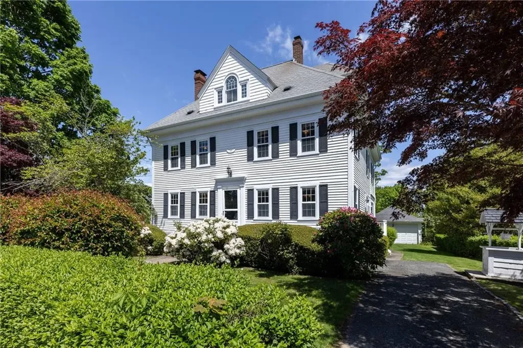 99 Central Street Narragansett RI 02882