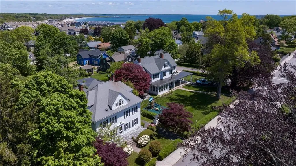 99 Central Street Narragansett RI 02882