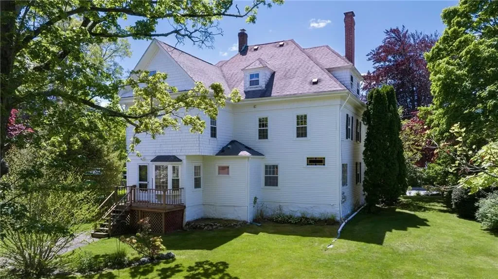 99 Central Street Narragansett RI 02882