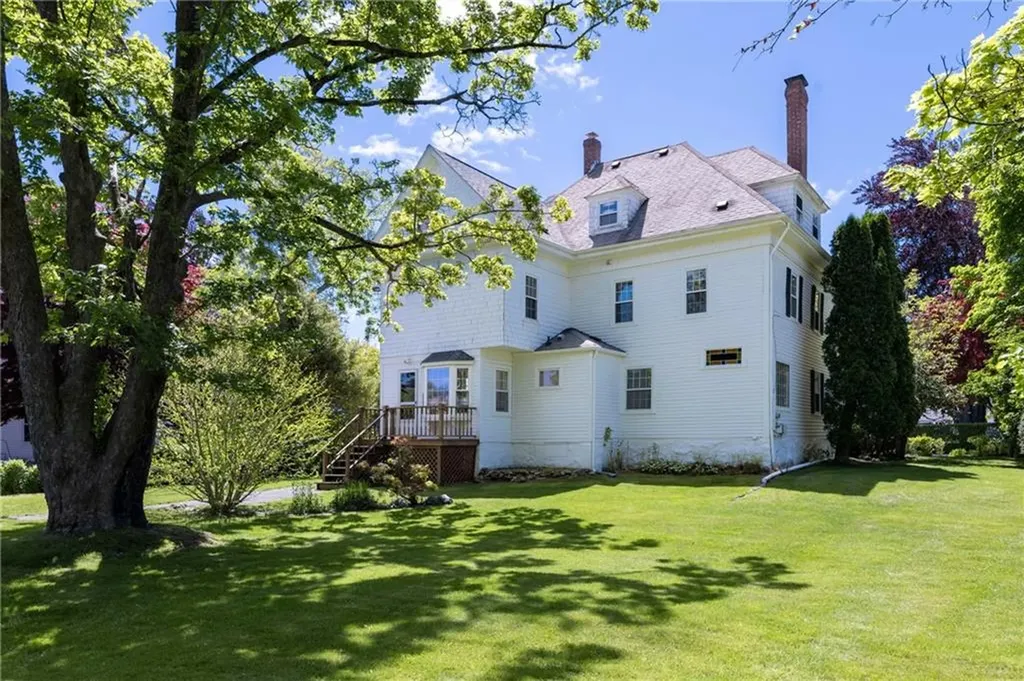 99 Central Street Narragansett RI 02882