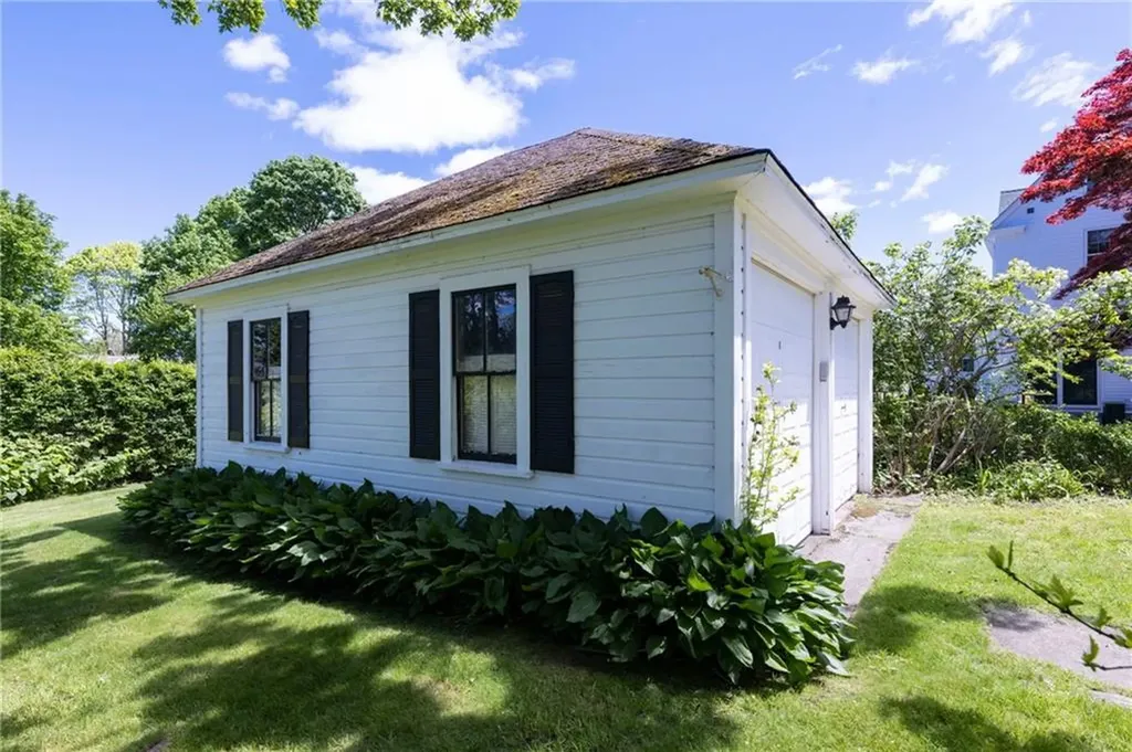 99 Central Street Narragansett RI 02882