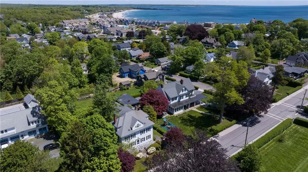 99 Central Street Narragansett RI 02882