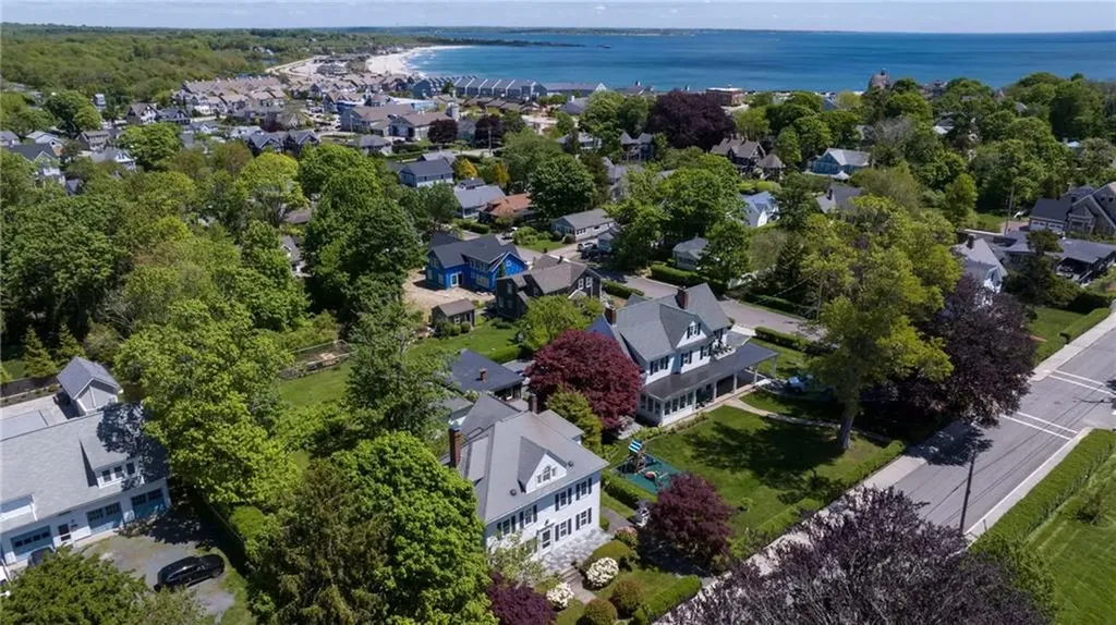 99 Central Street Narragansett RI 02882