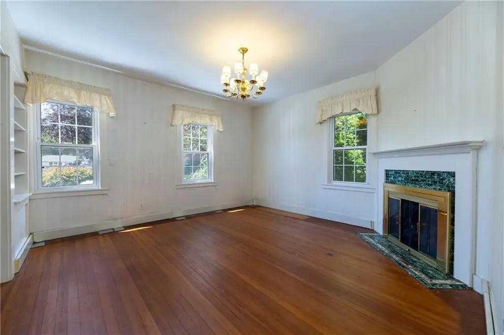 99 Central Street Narragansett RI 02882