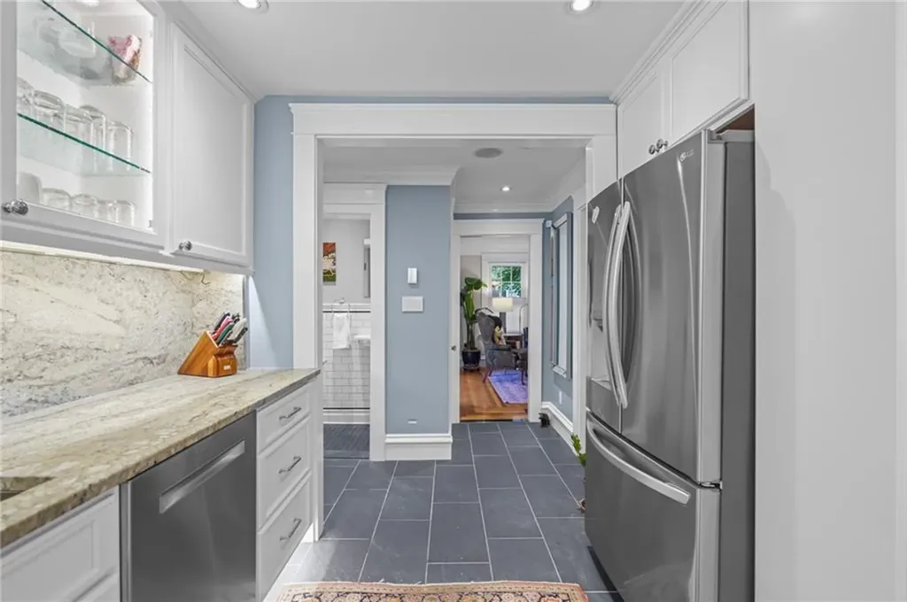 11 Elmcroft Avenue Providence RI 02908