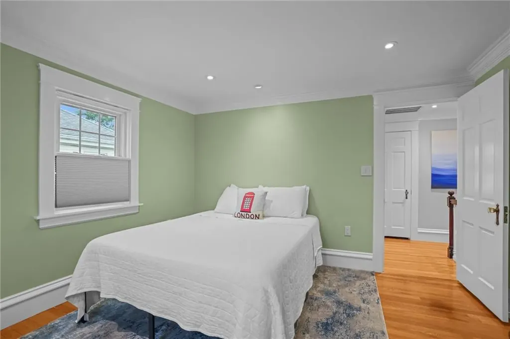 11 Elmcroft Avenue Providence RI 02908