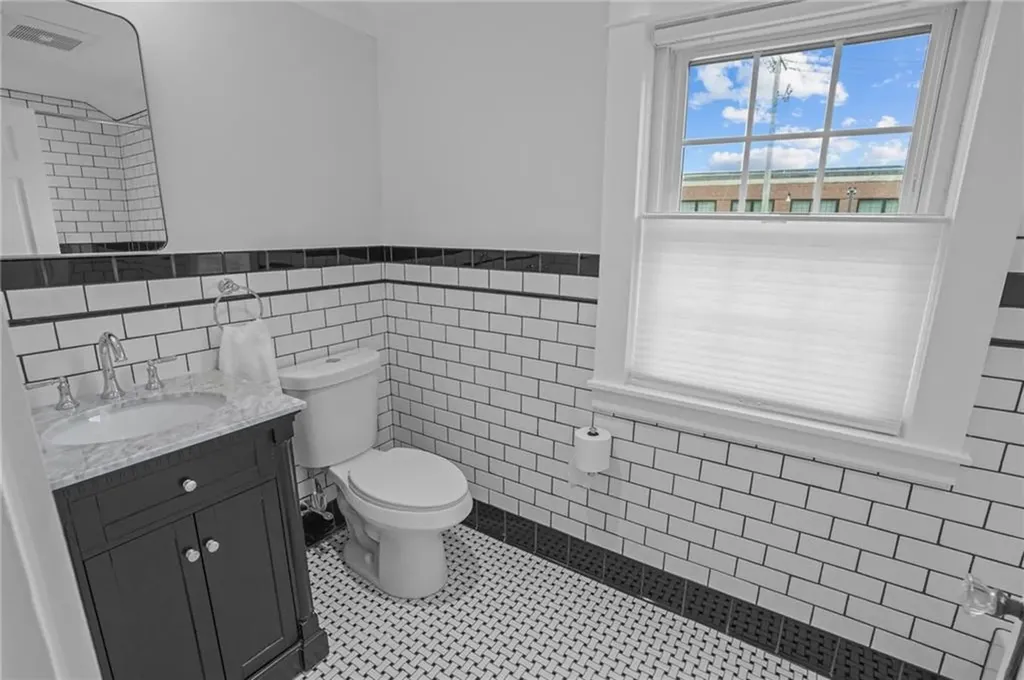 11 Elmcroft Avenue Providence RI 02908