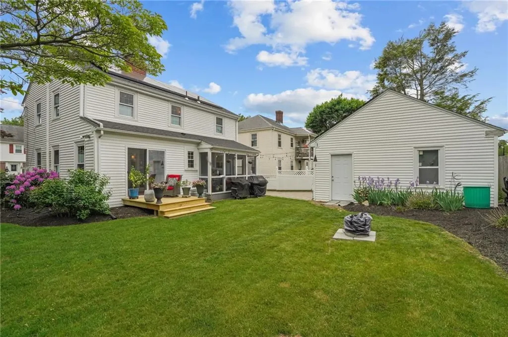 11 Elmcroft Avenue Providence RI 02908