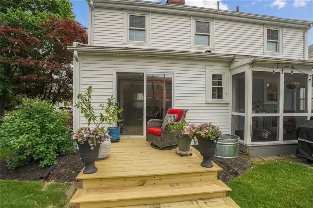 11 Elmcroft Avenue Providence RI 02908