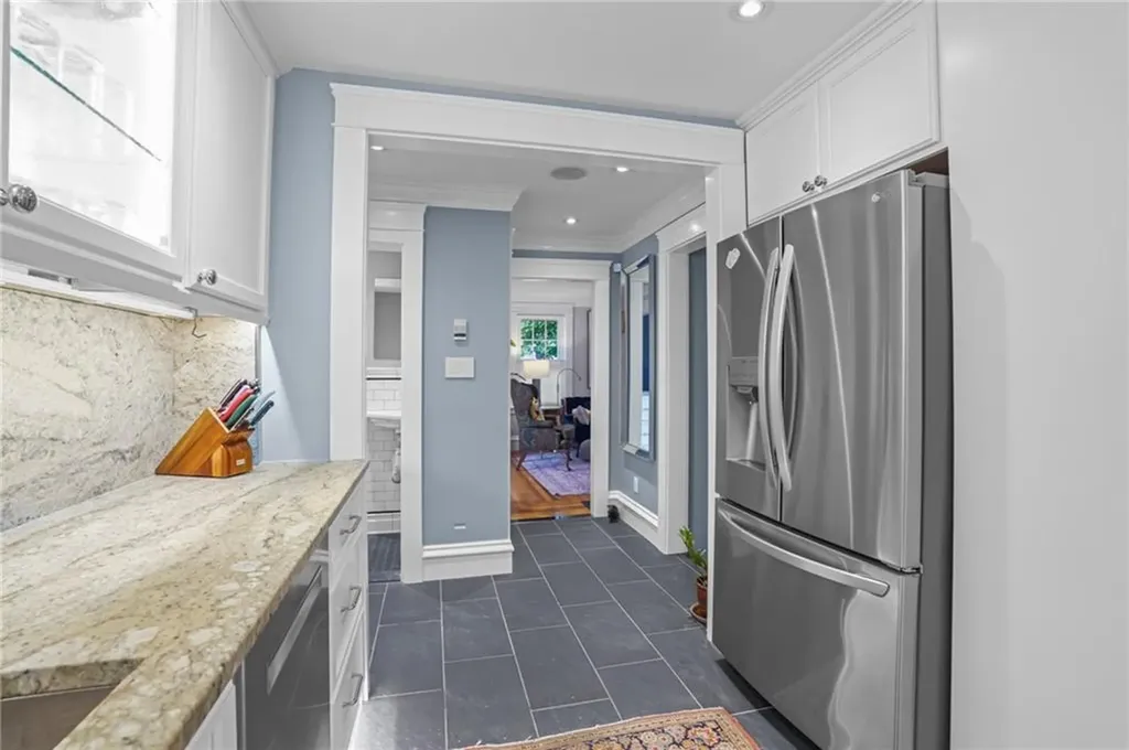 11 Elmcroft Avenue Providence RI 02908