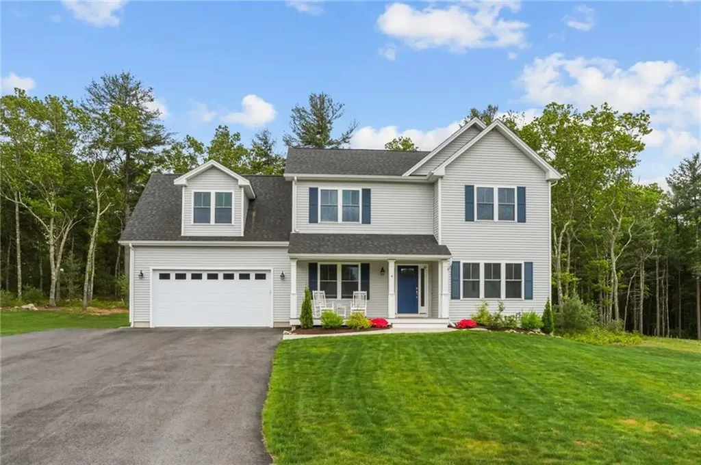 4 Overlook Circle Coventry RI 02816