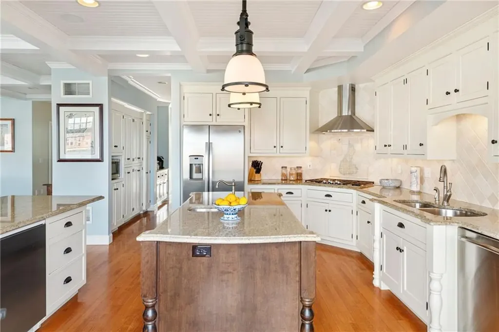 22 Tyler Point Road Barrington RI 02806