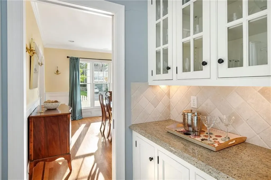 22 Tyler Point Road Barrington RI 02806