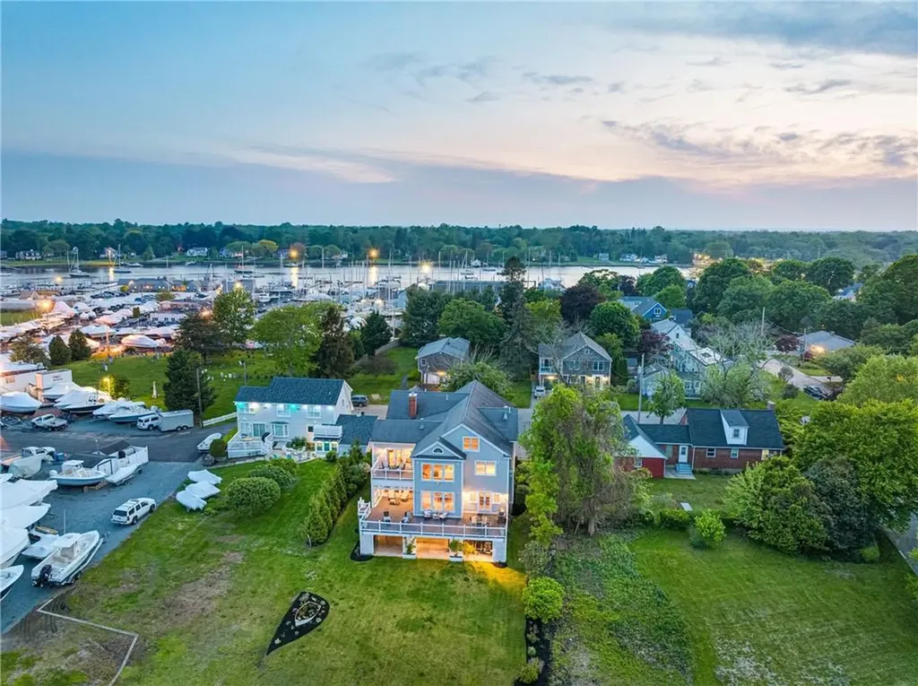 22 Tyler Point Road Barrington RI 02806