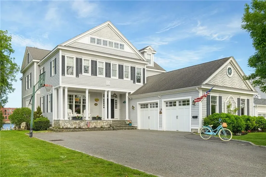 22 Tyler Point Road Barrington RI 02806