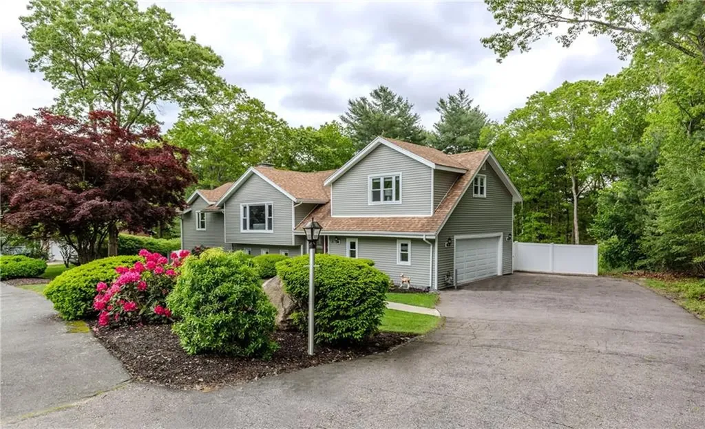 3 Blue Spruce Drive Coventry RI 02816