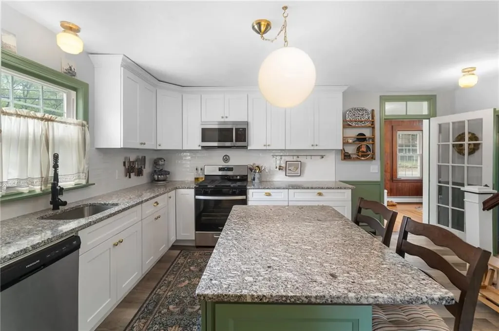 821 Greenville Avenue Johnston RI 02919