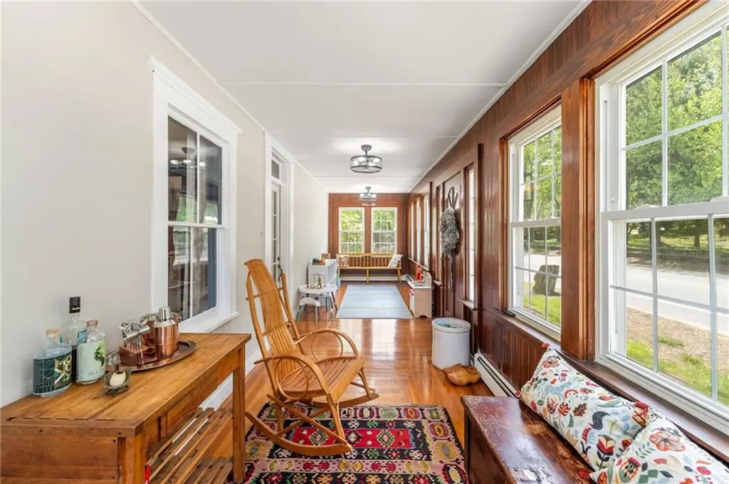 821 Greenville Avenue Johnston RI 02919