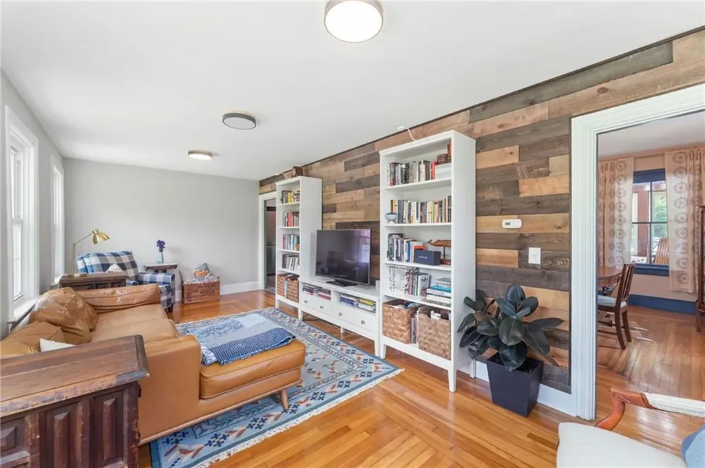 821 Greenville Avenue Johnston RI 02919