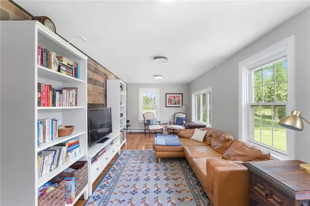 821 Greenville Avenue Johnston RI 02919