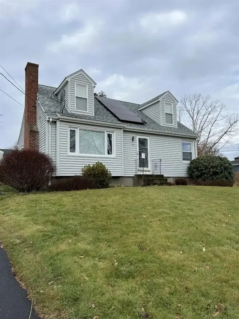 55 Douglas Avenue Portsmouth RI 02871
