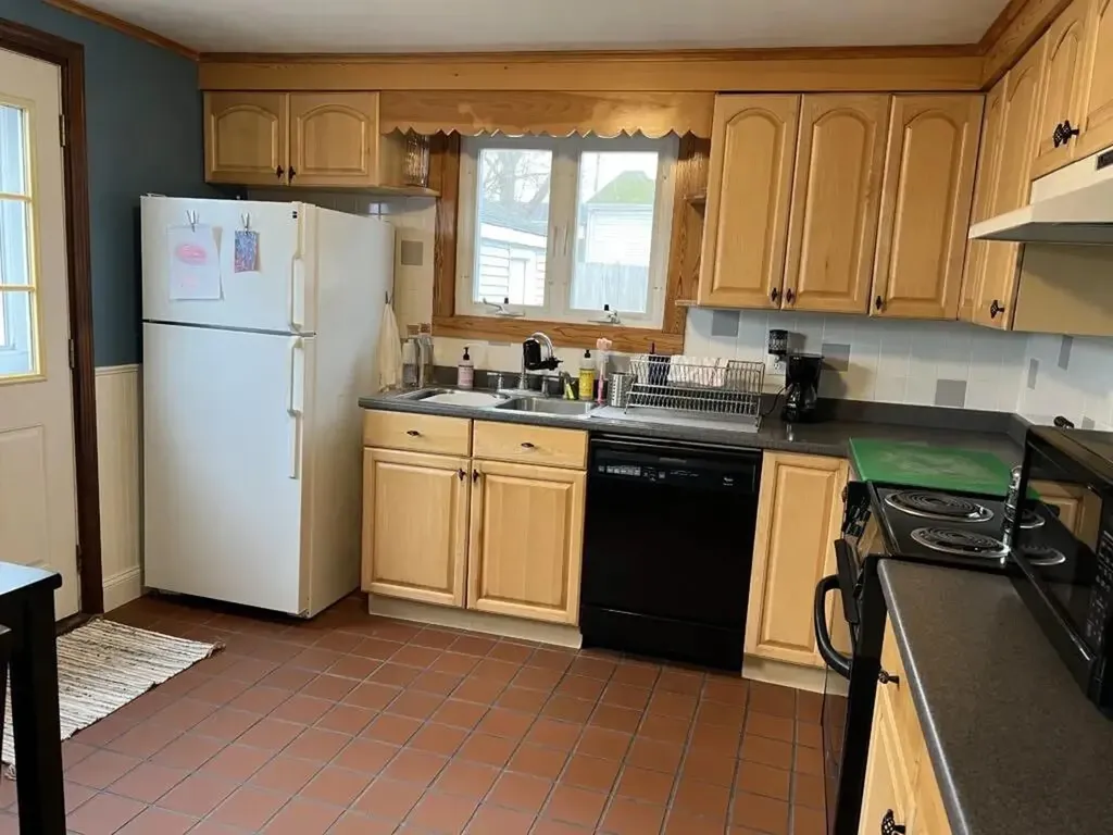 55 Douglas Avenue Portsmouth RI 02871