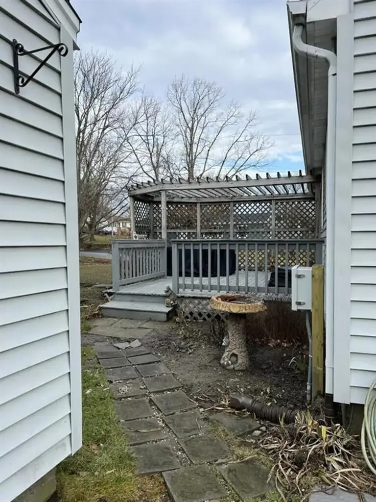 55 Douglas Avenue Portsmouth RI 02871