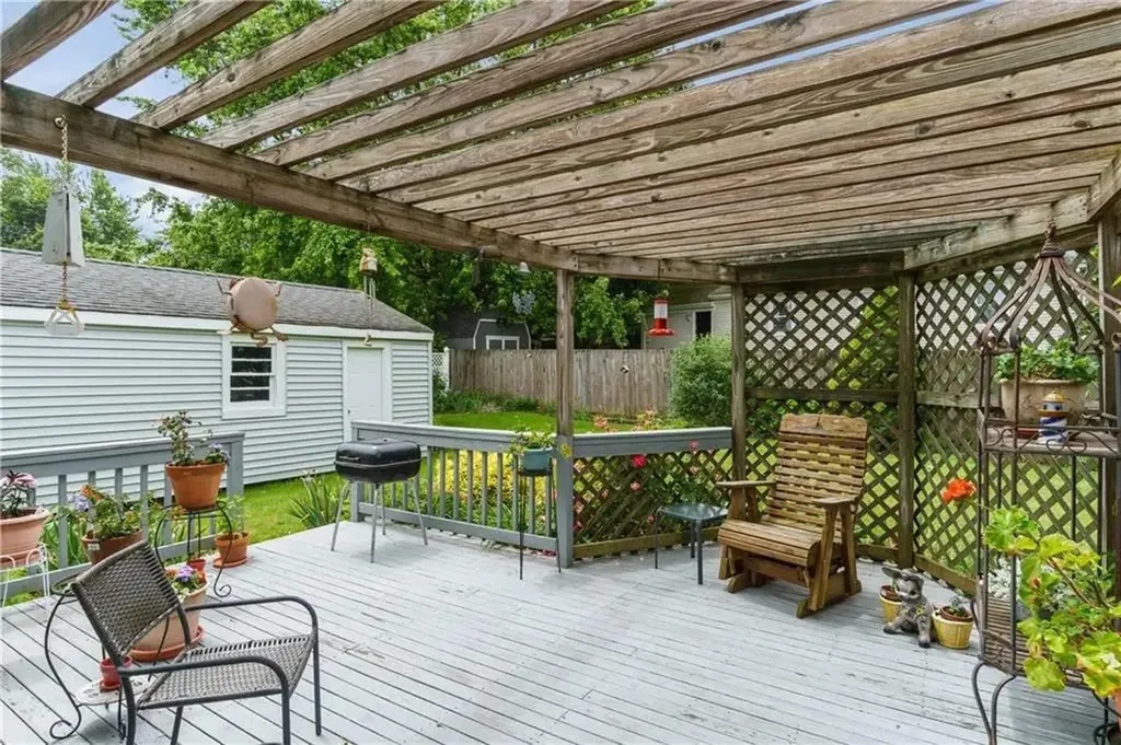 55 Douglas Avenue Portsmouth RI 02871