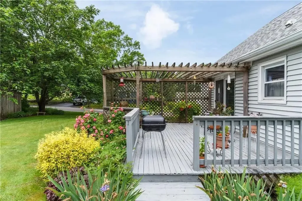 55 Douglas Avenue Portsmouth RI 02871