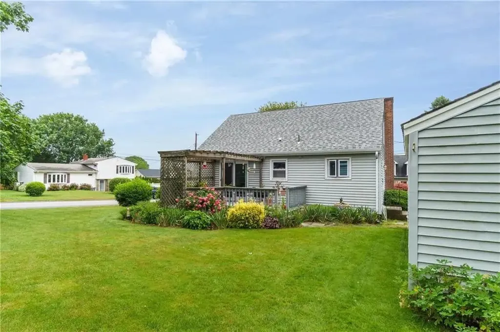 55 Douglas Avenue Portsmouth RI 02871